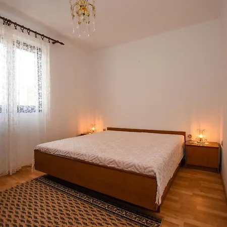 Luce - Family Friendly & Parking Apartmán *