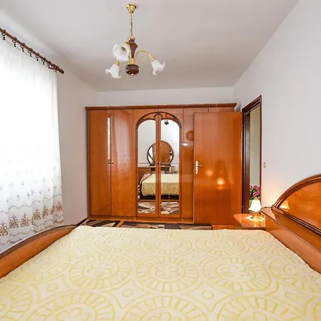 Apartmán Luce - Family Friendly & Parking