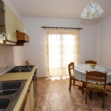 Apartmán Luce - Family Friendly & Parking *