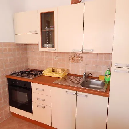 Apartmán Luce - Family Friendly & Parking Pag Town