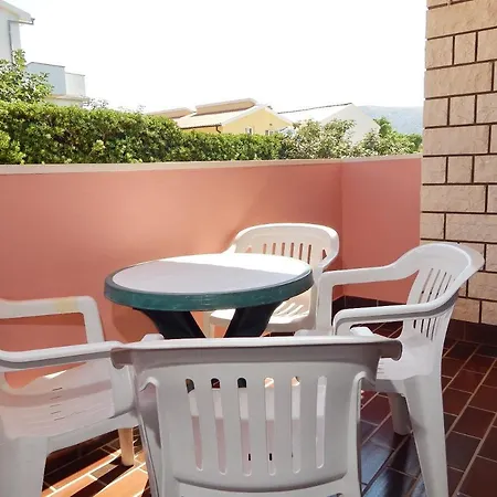 Apartmán Luce - Family Friendly & Parking