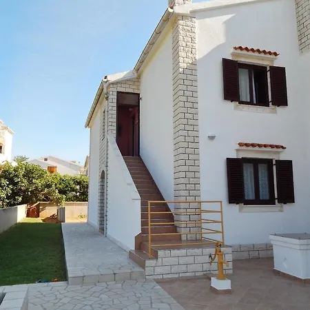 Appartement Luce - Family Friendly & Parking Pag Town