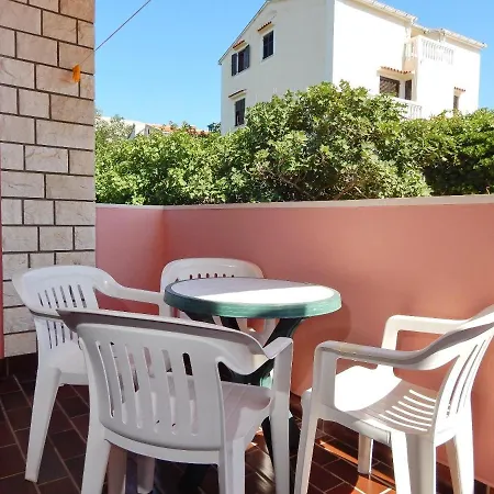 Luce - Family Friendly & Parking Apartmán *