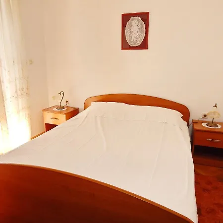 Apartmán Luce - Family Friendly & Parking *