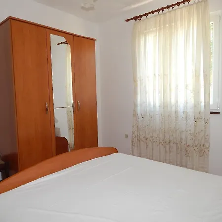 Apartmán Luce - Family Friendly & Parking