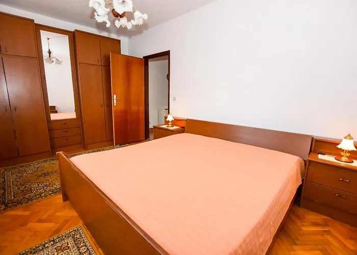 Luce - Family Friendly & Parking Apartman