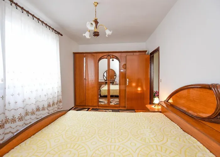 Apartman Luce - Family Friendly & Parking