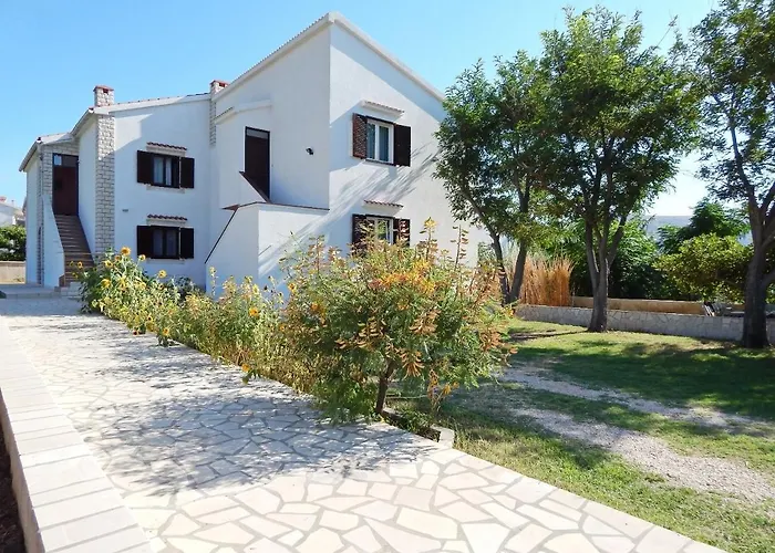 Luce - Family Friendly & Parking Apartman *