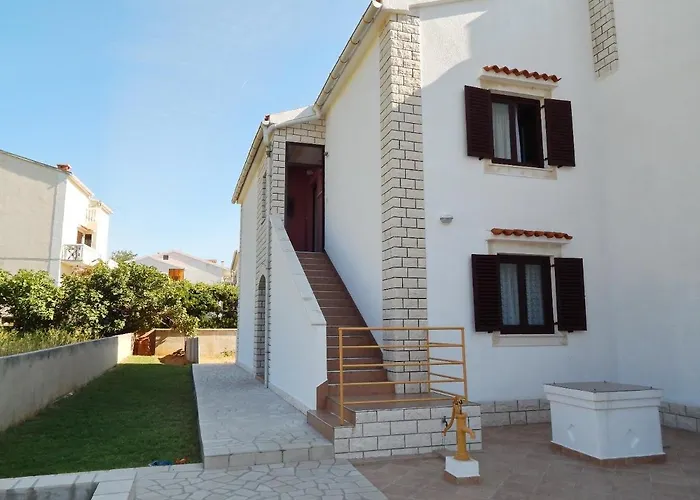 Appartement Luce - Family Friendly & Parking Pag Town