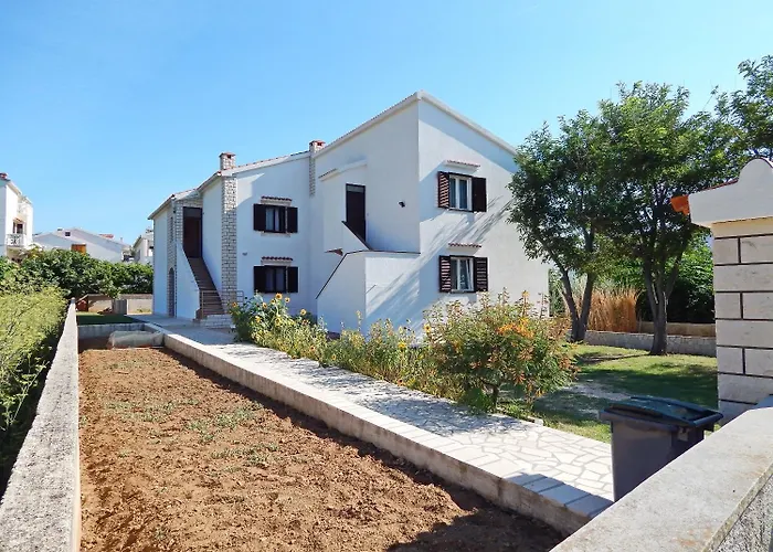 Appartement Luce - Family Friendly & Parking Pag Town