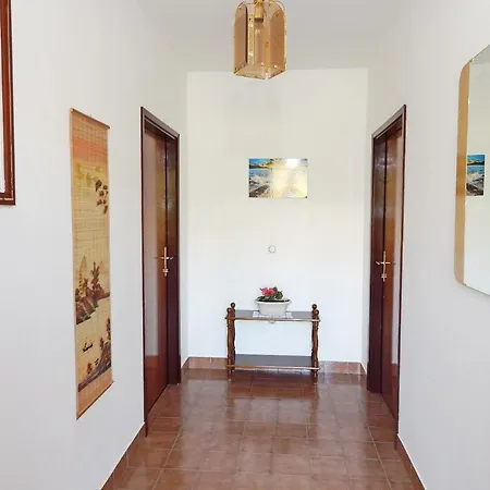 Apartment Luce - Family Friendly & Parking *